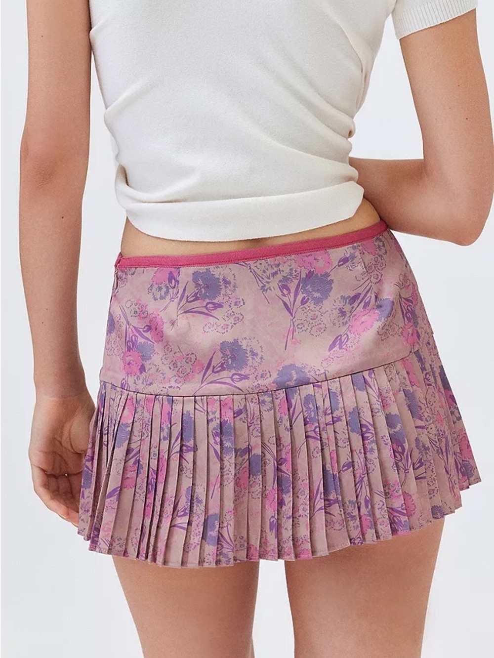 Urban Outfitters Kimchi Blue Pink and Purple Floral Pleated Mini Skirt XS - Picture 4 of 9